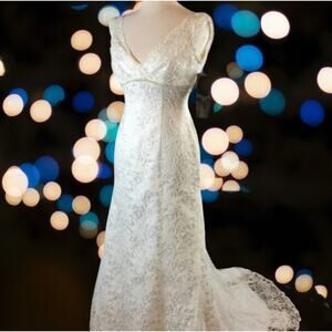 NWT DB cap sleeve wedding dress, lace overlay bridal gown (Sz 6P)